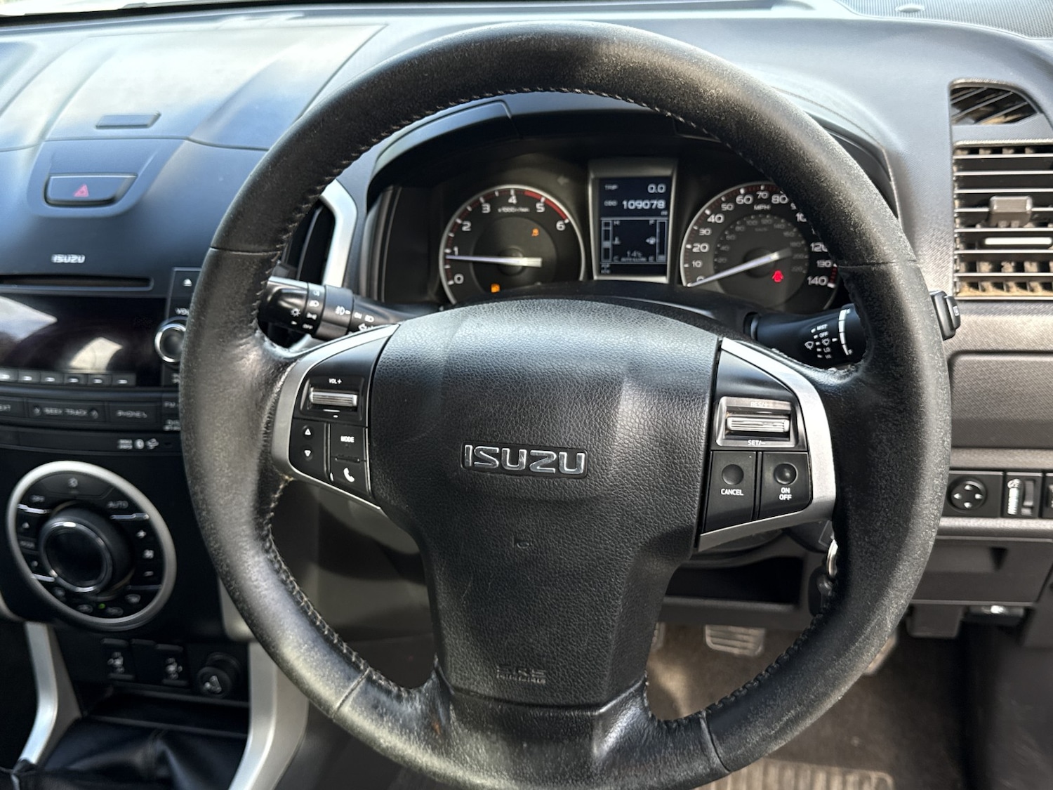 Used Isuzu D-Max 2015 for sale - 78155413: Photo 21