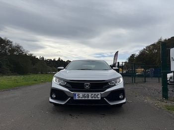 Used Honda Civic 2018 for sale - 76174023: Photo 2