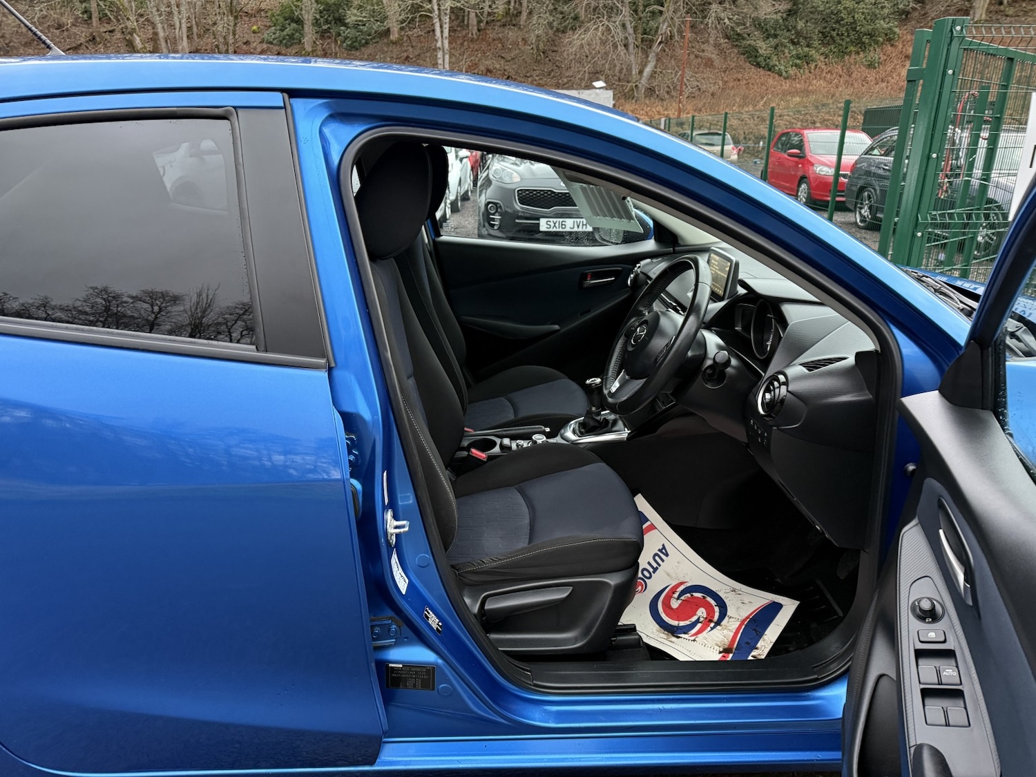 Used Mazda Mazda2 2015 for sale - 77801808: Photo 17