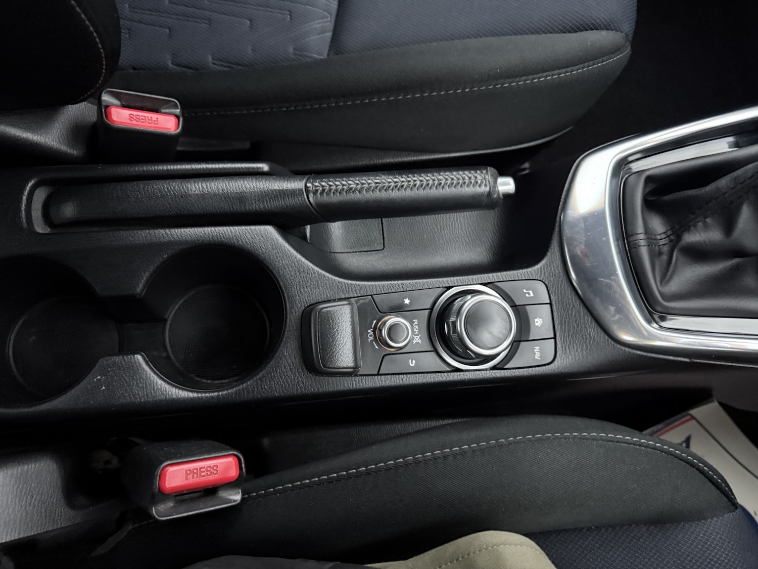 Used Mazda Mazda2 2015 for sale - 77801808: Photo 27