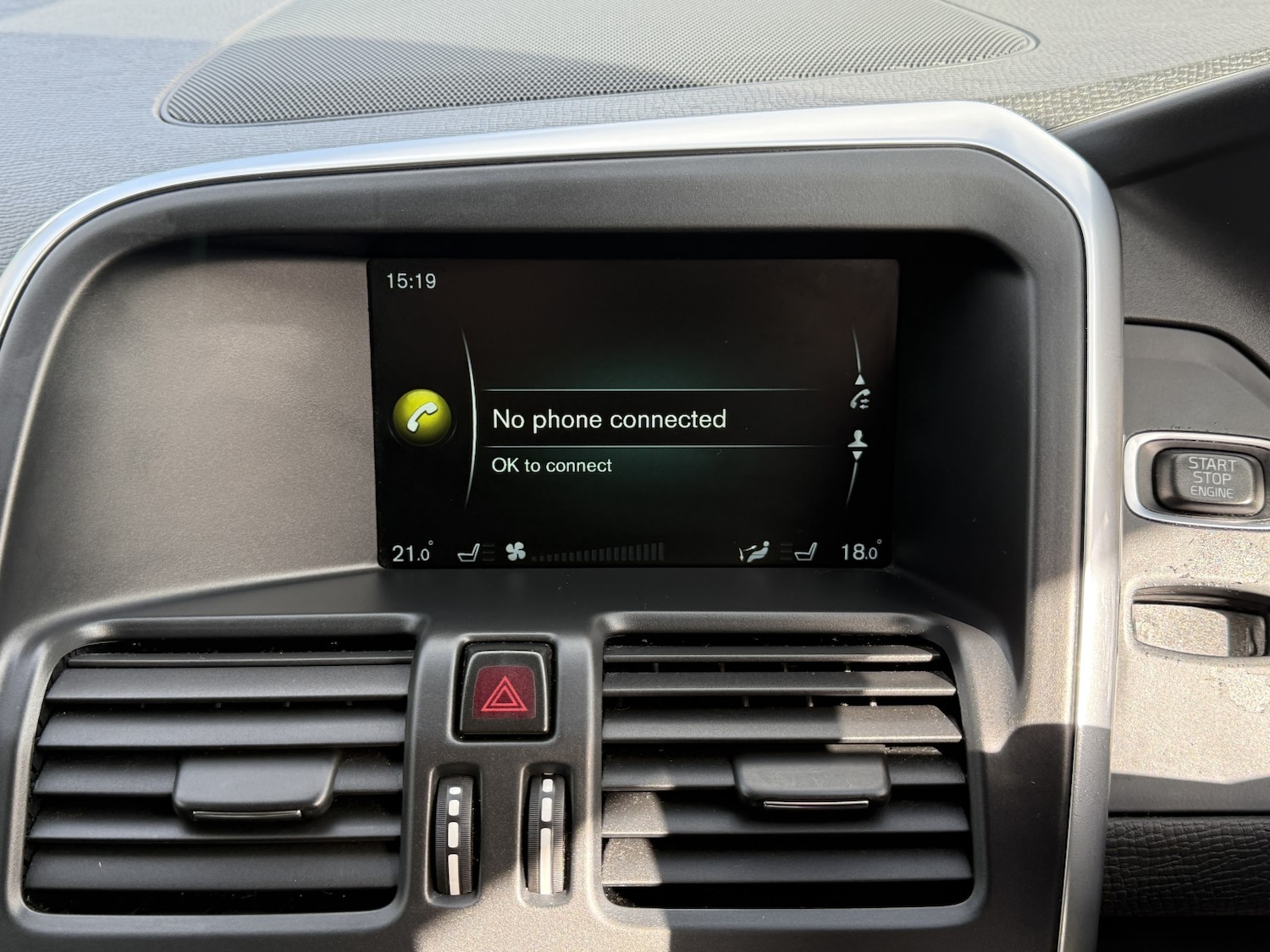 Used Volvo XC60 2015 for sale - 78062227: Photo 24