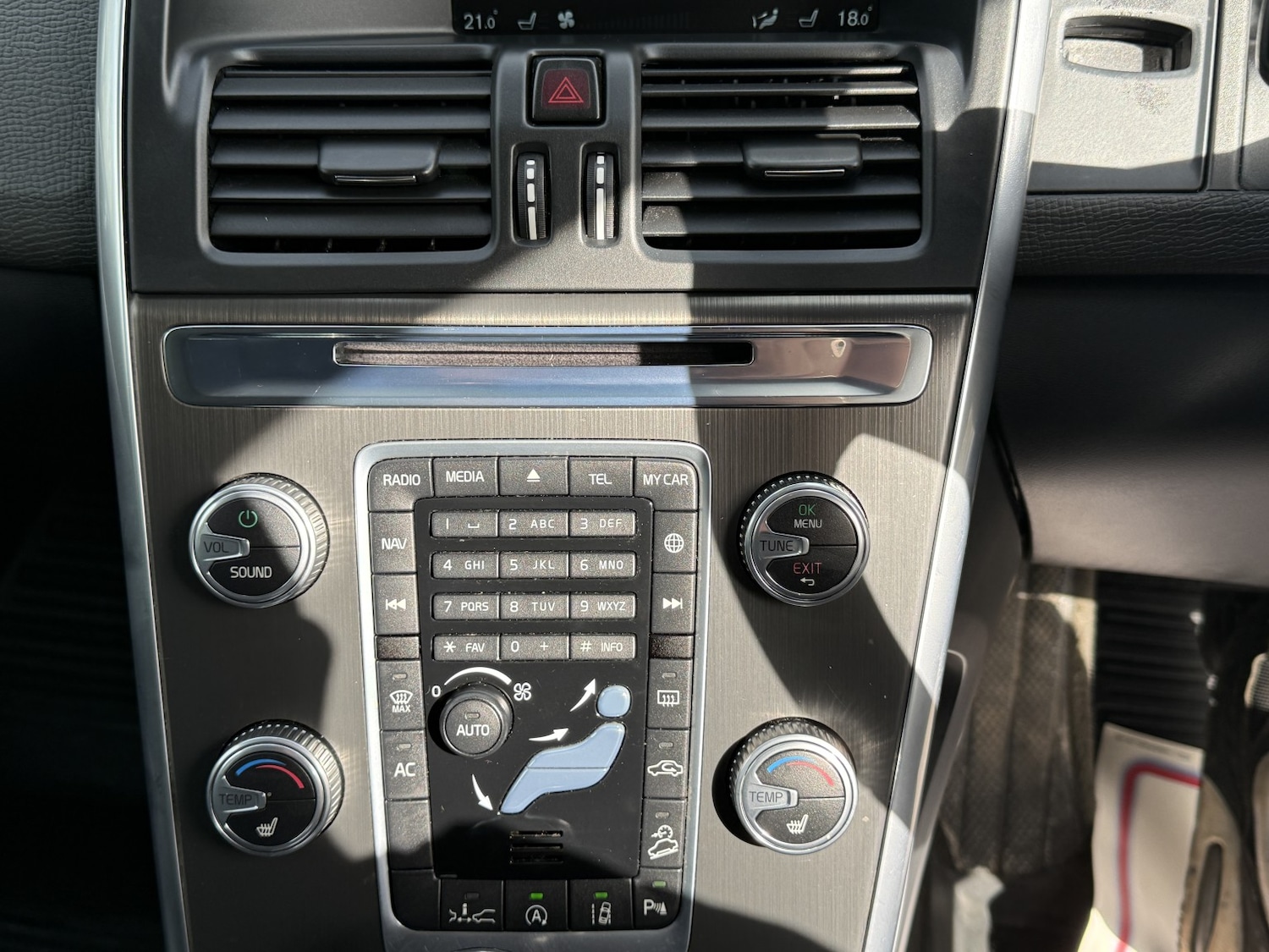 Used Volvo XC60 2015 for sale - 78062227: Photo 27