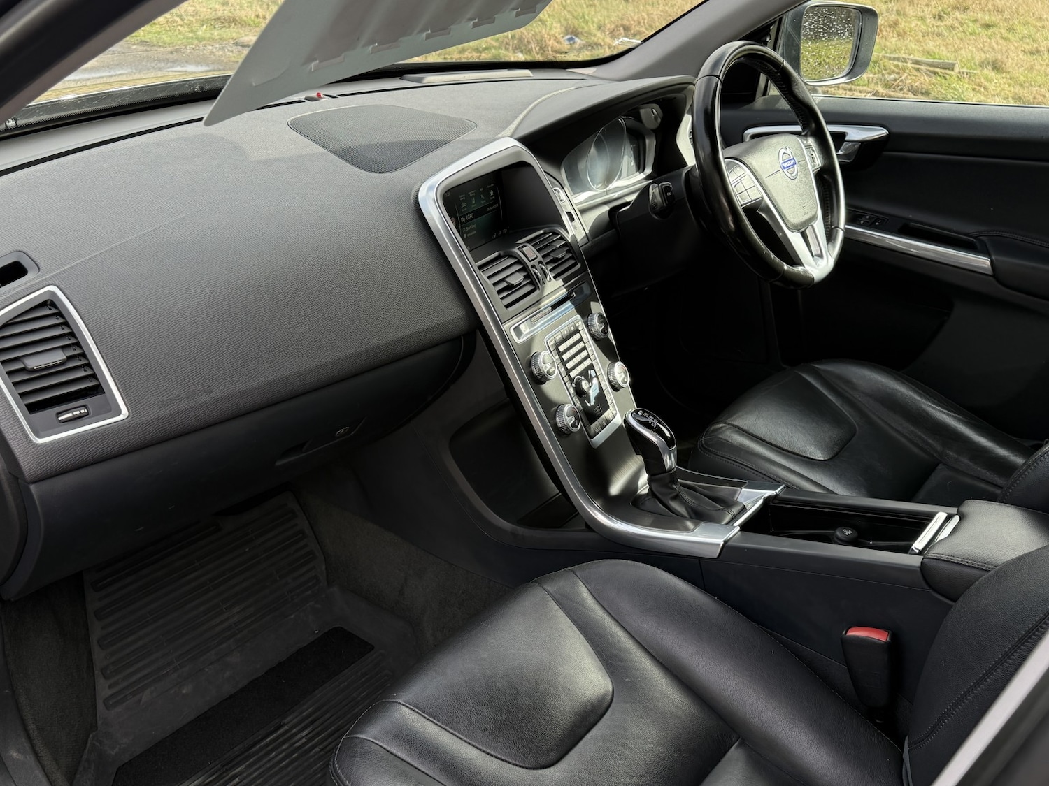 Used Volvo XC60 2015 for sale - 78062227: Photo 31