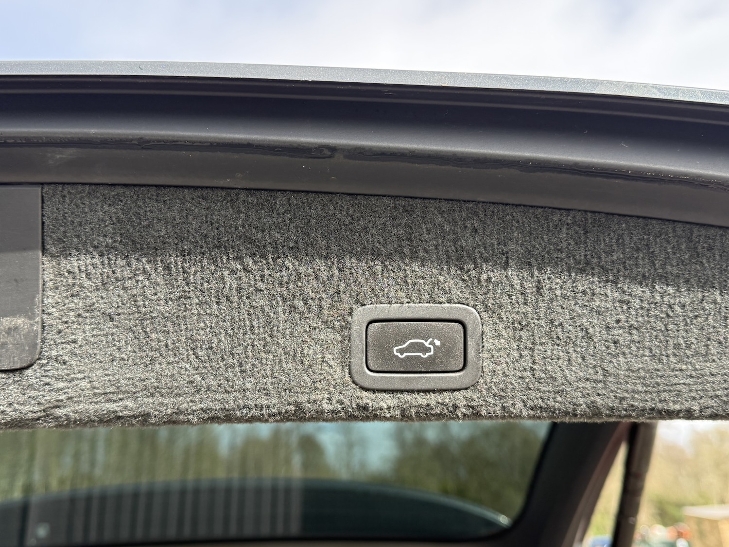 Used Volvo XC60 2015 for sale - 78062227: Photo 42