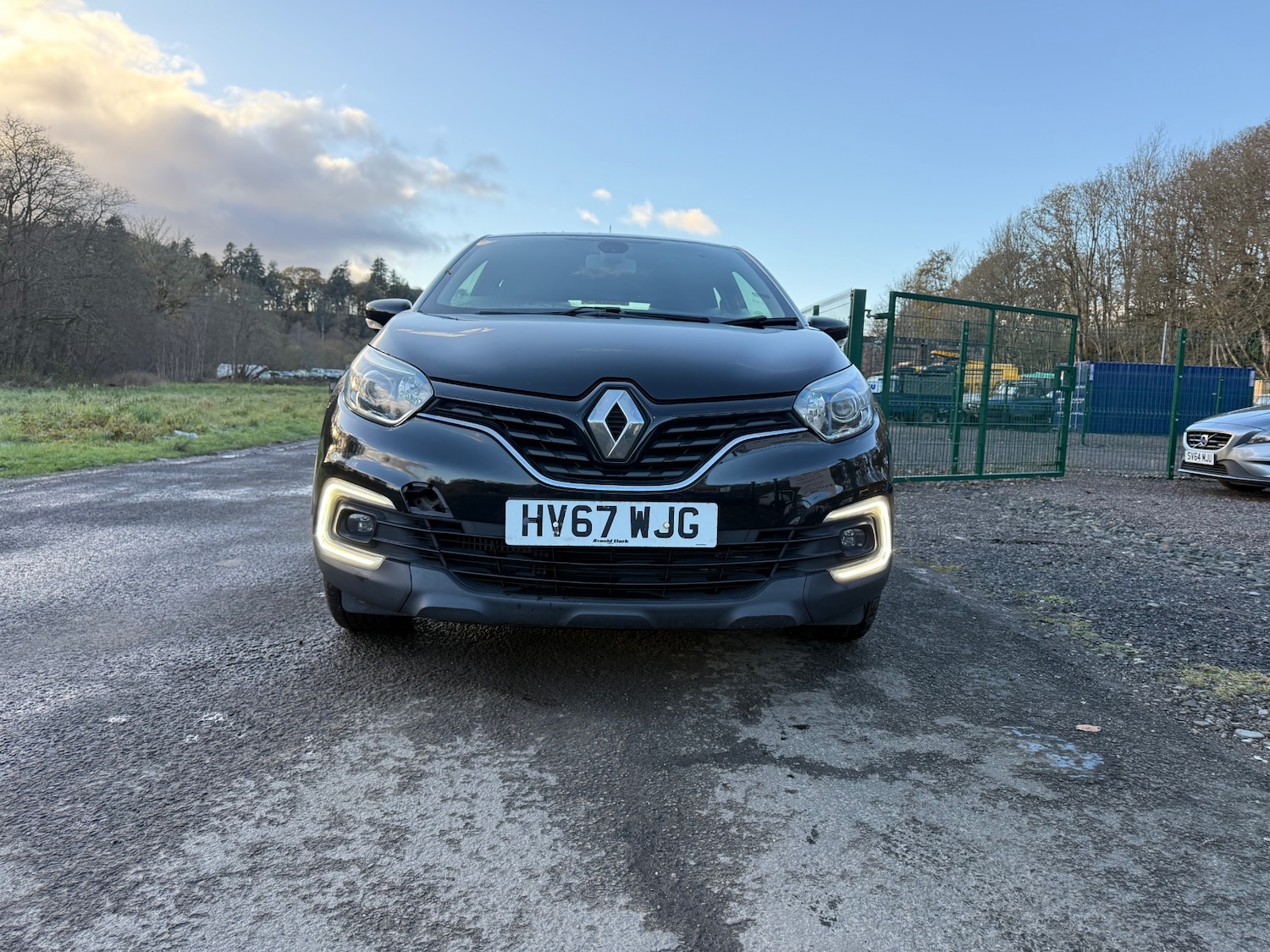 Used Renault Captur 2017 for sale - 76626746: Photo 2