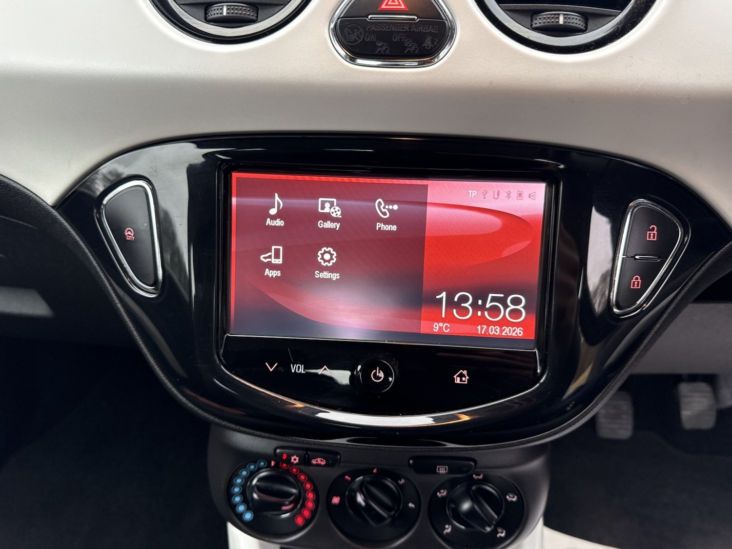 Used Vauxhall ADAM 2014 for sale - 77921283: Photo 24