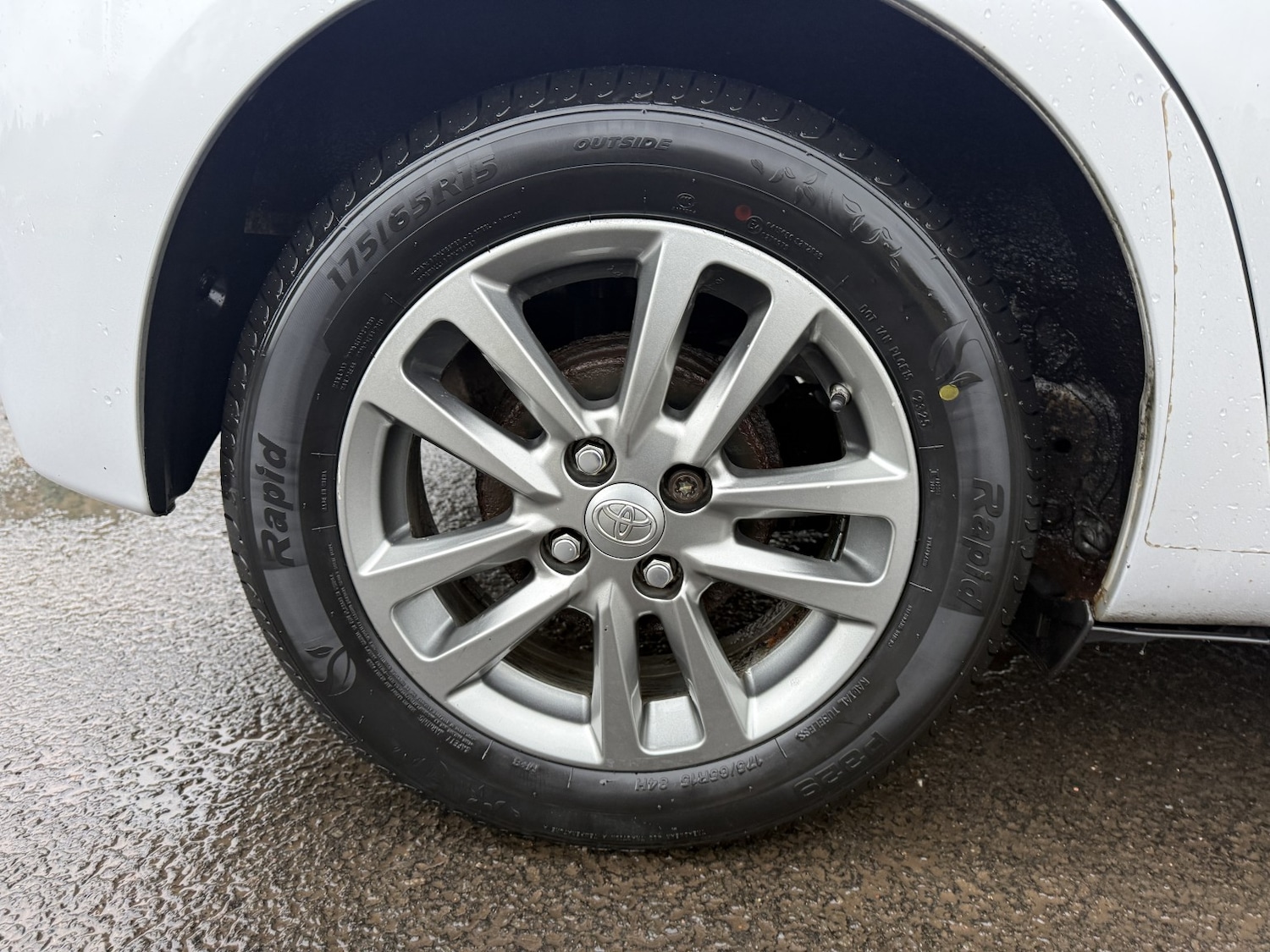 Used Toyota Yaris 2015 for sale - 77801798: Photo 12