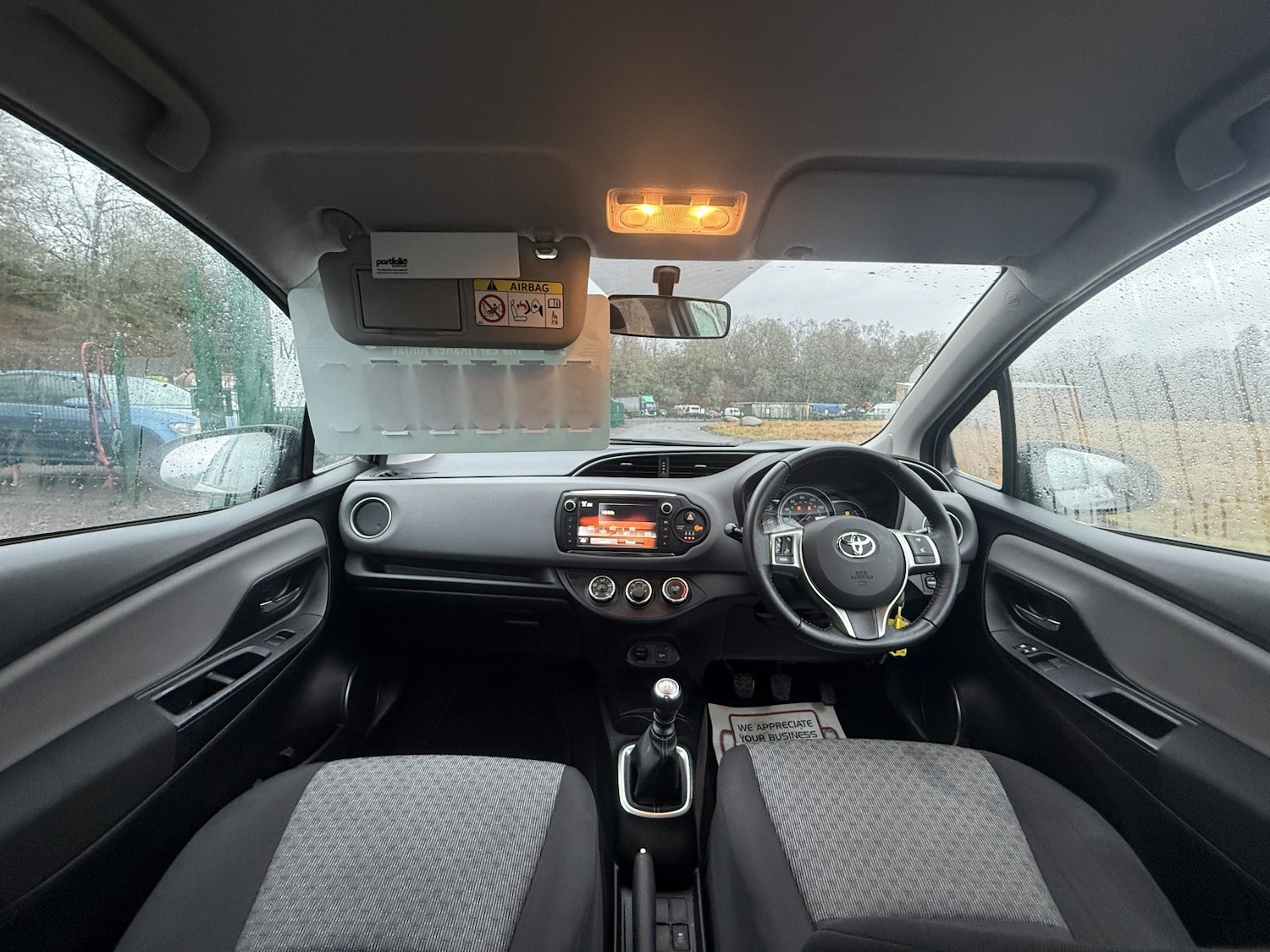 Used Toyota Yaris 2015 for sale - 77801798: Photo 15