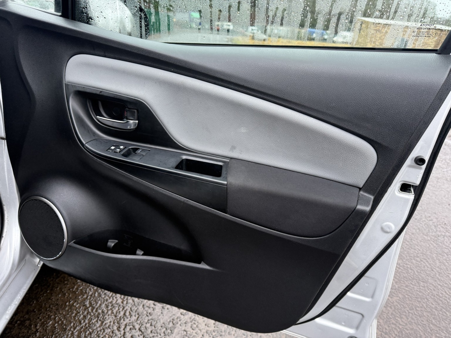 Used Toyota Yaris 2015 for sale - 77801798: Photo 18