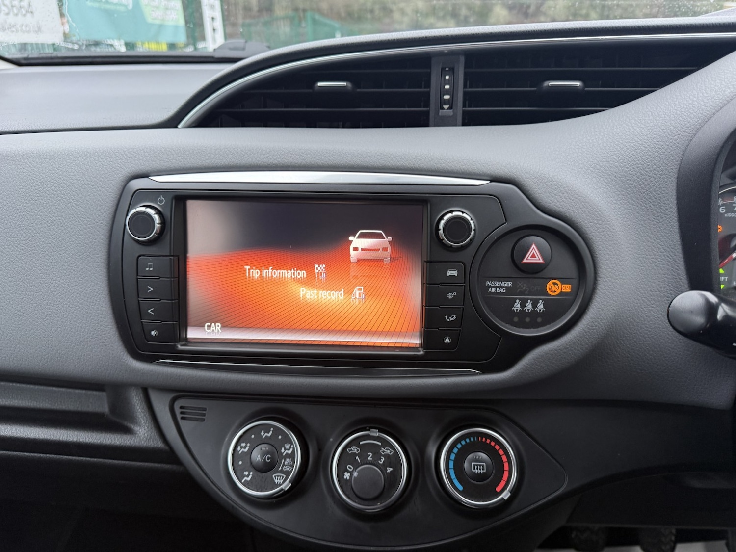 Used Toyota Yaris 2015 for sale - 77801798: Photo 24