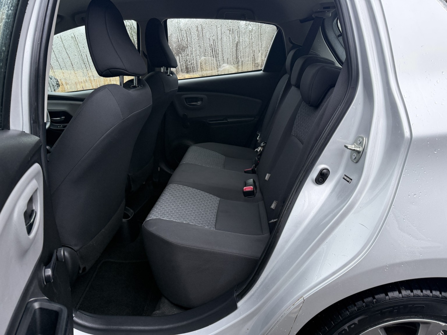 Used Toyota Yaris 2015 for sale - 77801798: Photo 32