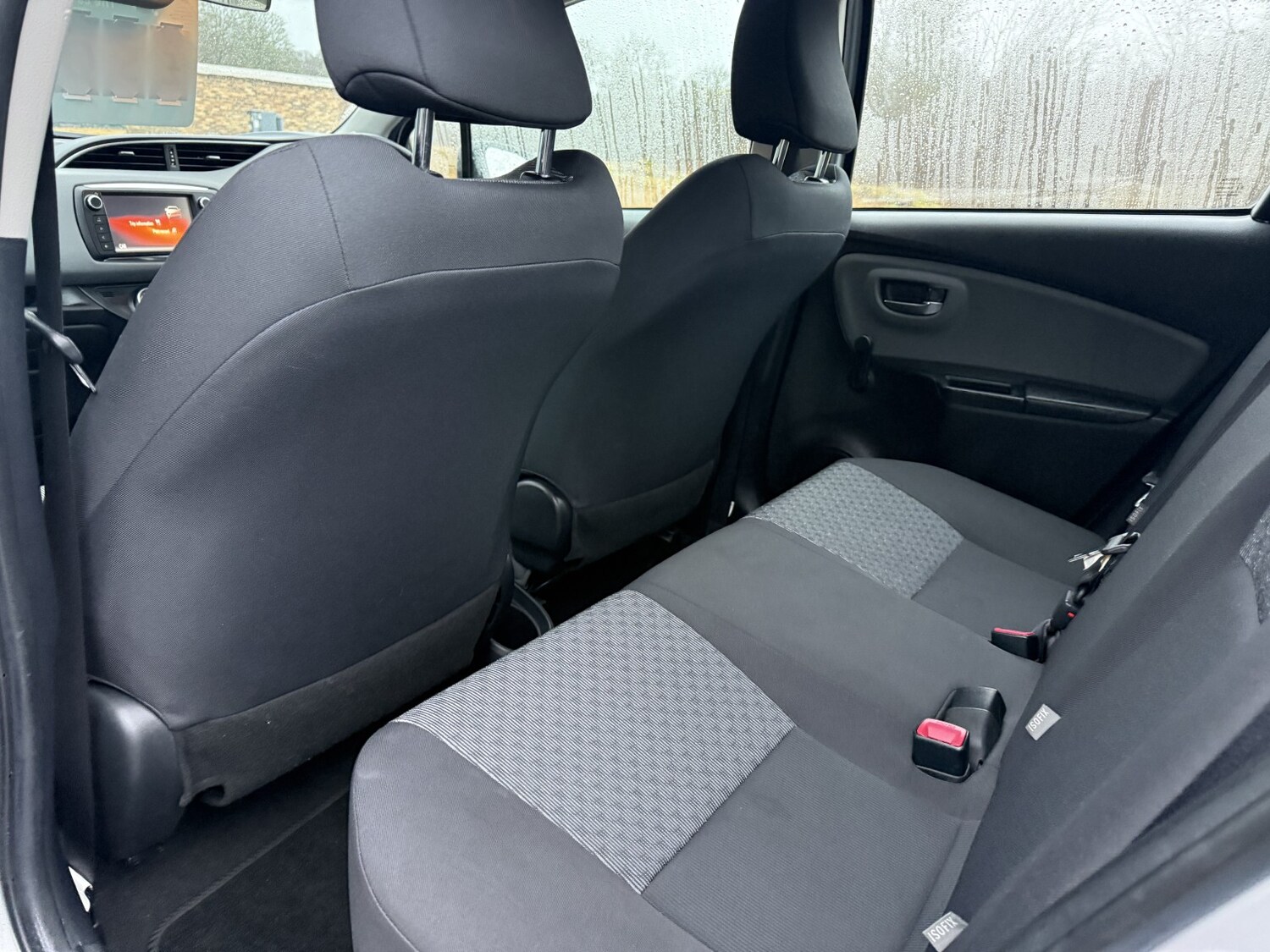 Used Toyota Yaris 2015 for sale - 77801798: Photo 34