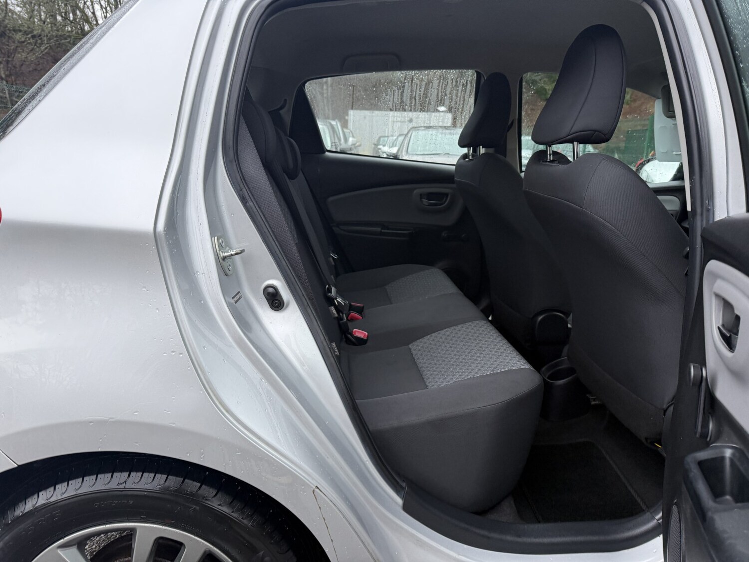 Used Toyota Yaris 2015 for sale - 77801798: Photo 35