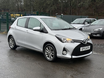 Used Toyota Yaris 2015 for sale - 77801798: Photo