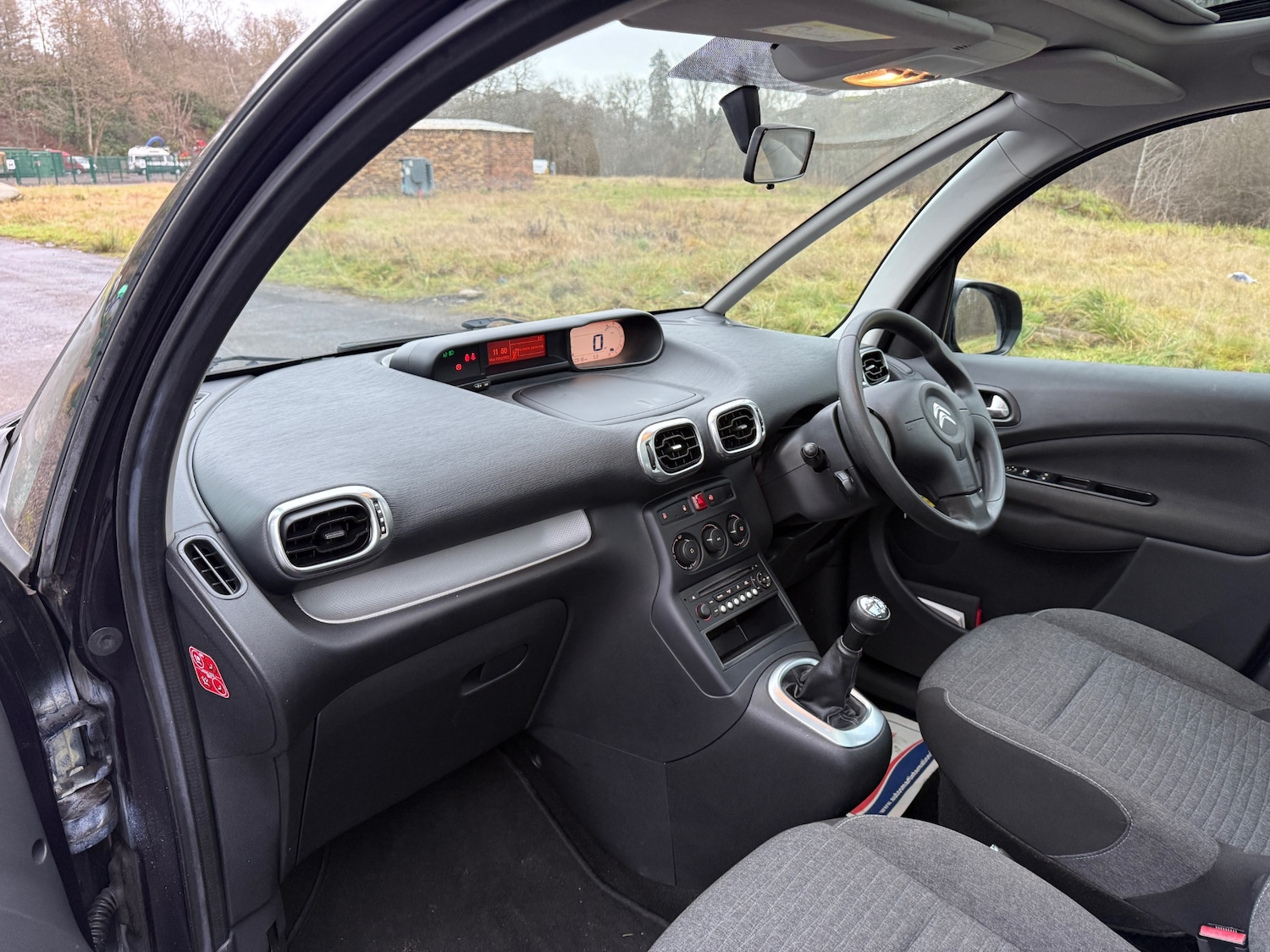 Used Citroen C3 Picasso 2014 for sale - 76905180: Photo 28