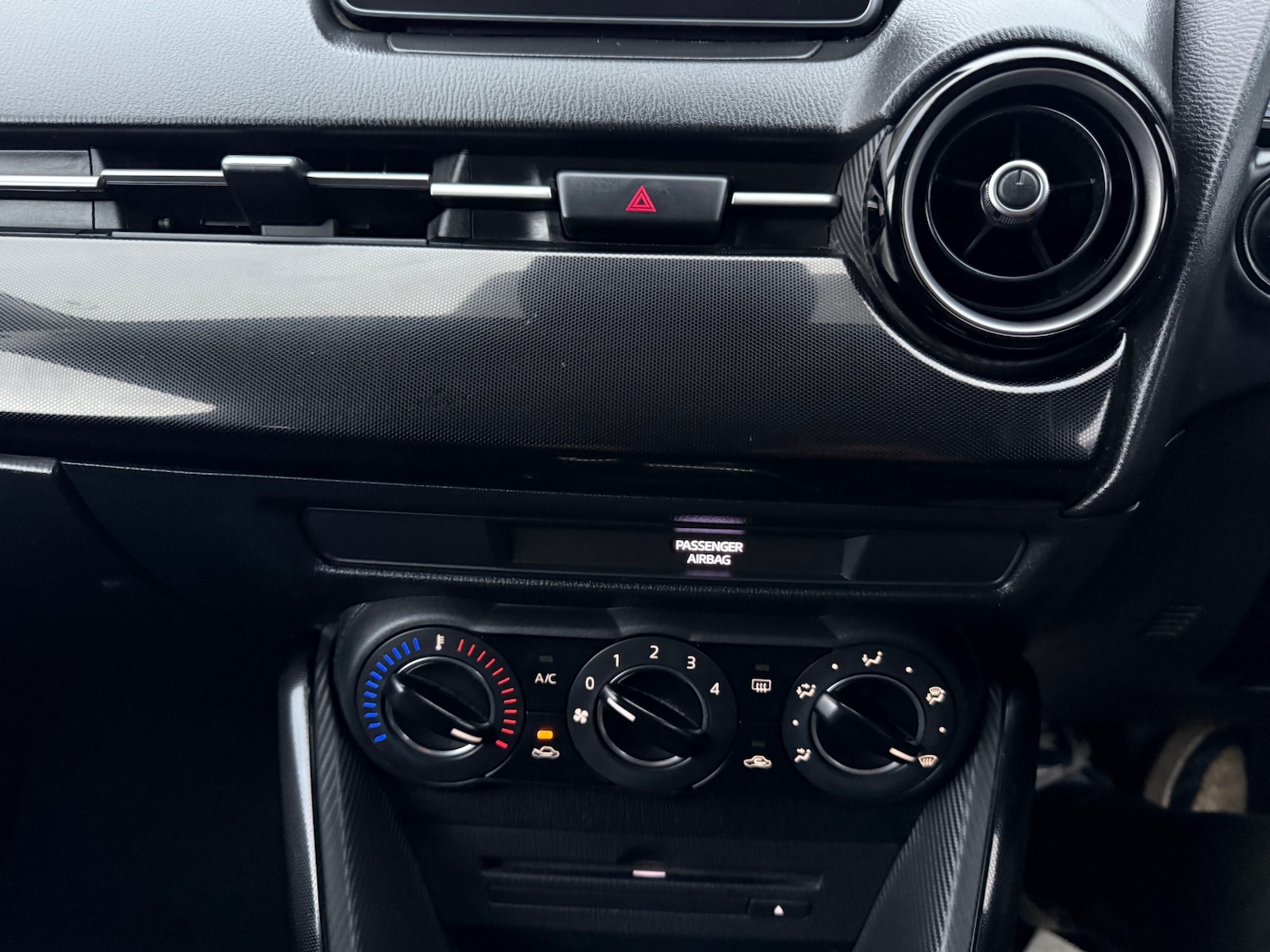 Used Mazda Mazda2 2015 for sale - 77201522: Photo 26