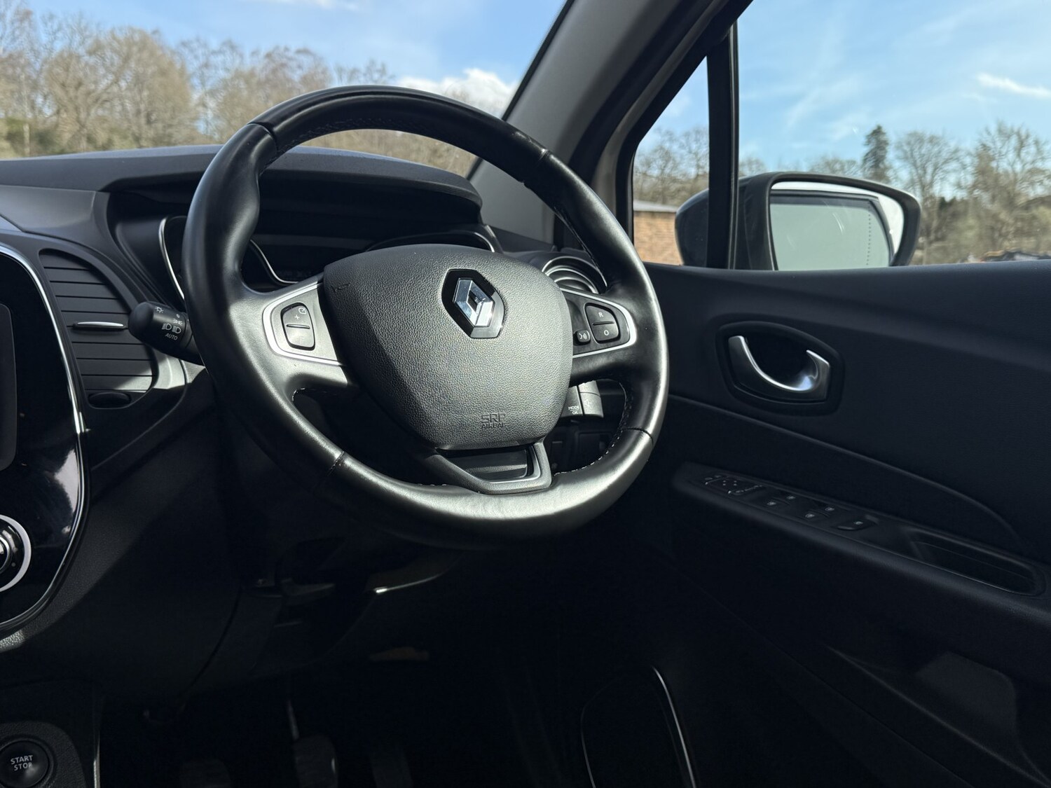 Used Renault Captur 2017 for sale - 78112142: Photo 17