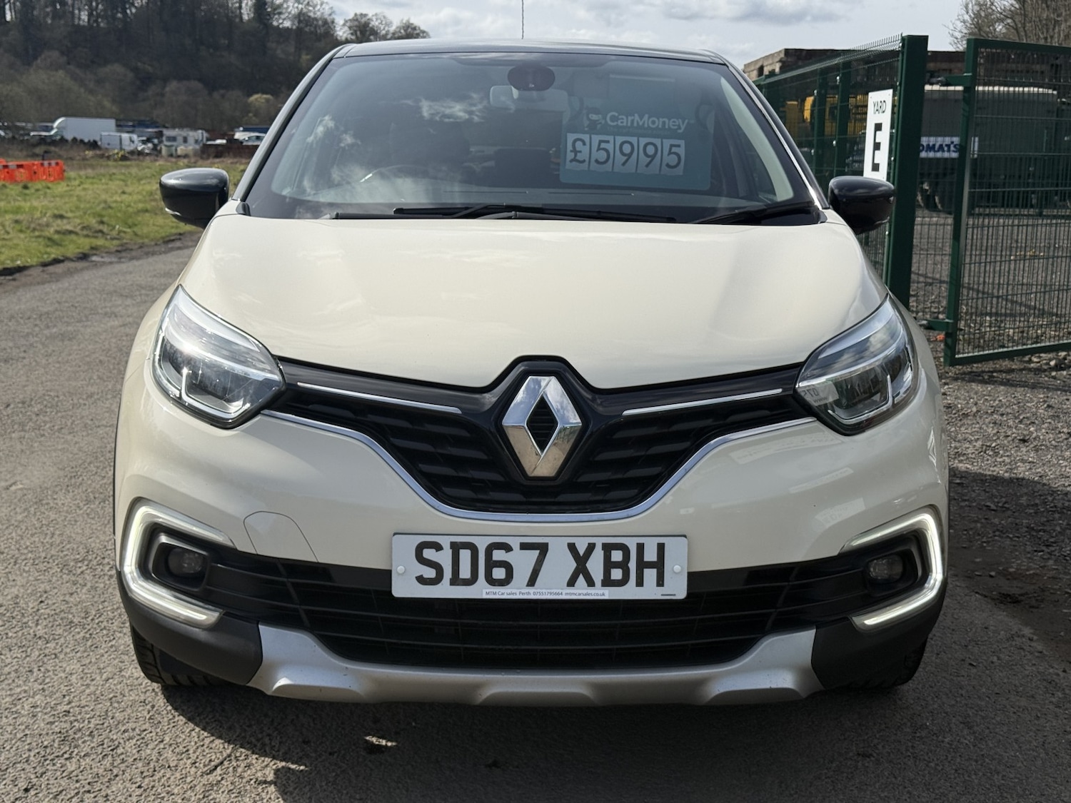 Used Renault Captur 2017 for sale - 78112142: Photo 2