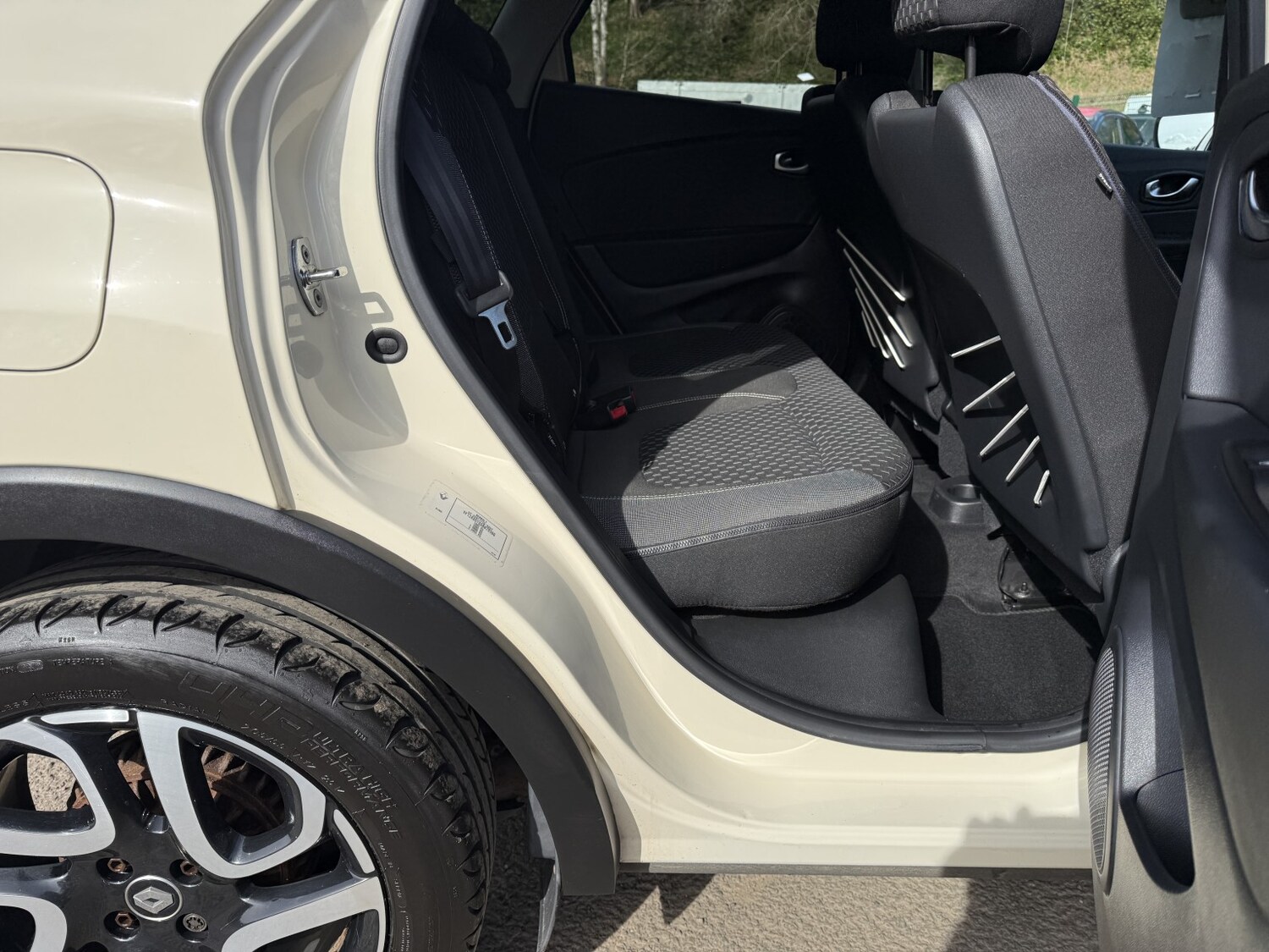 Used Renault Captur 2017 for sale - 78112142: Photo 39