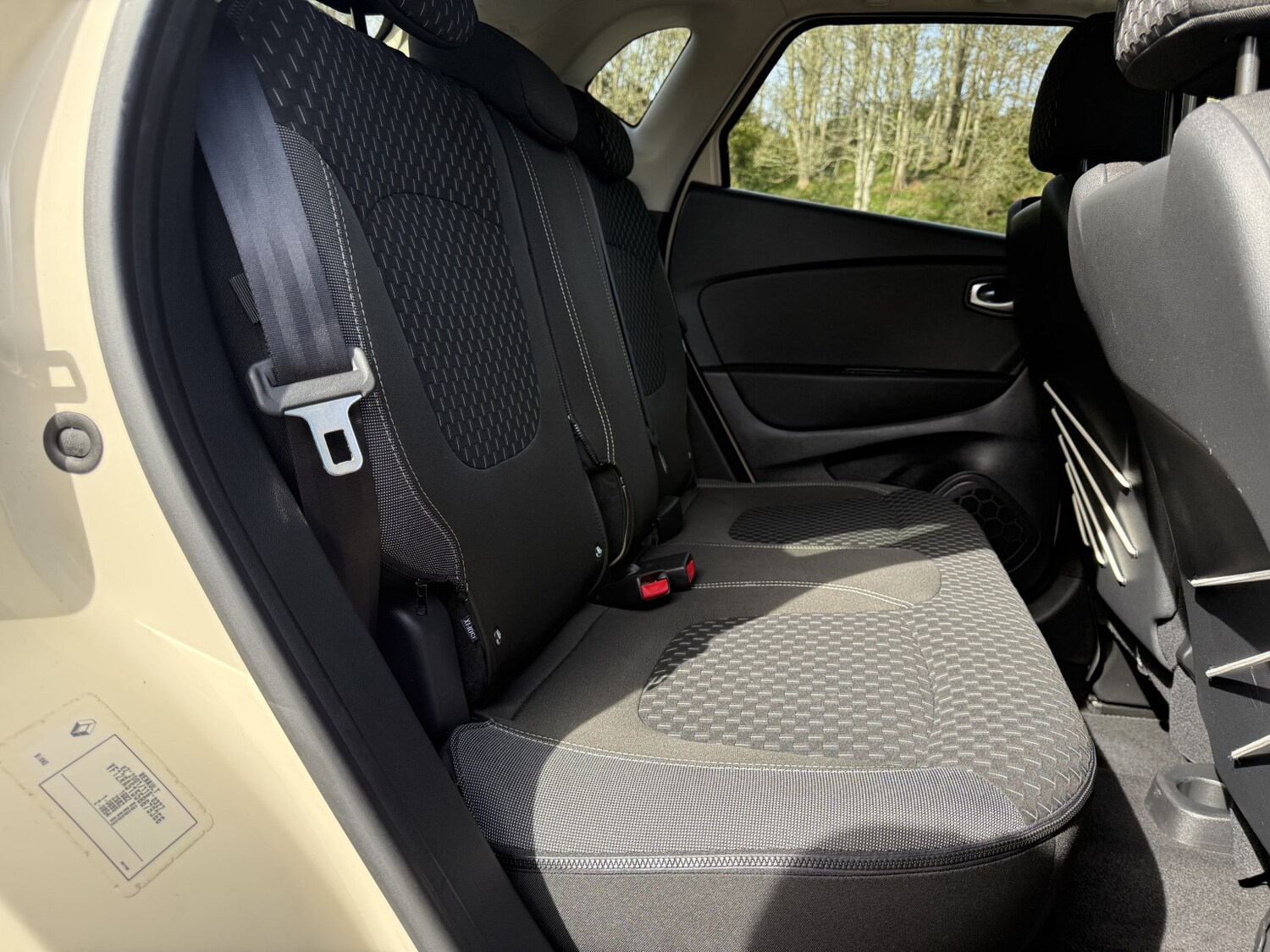 Used Renault Captur 2017 for sale - 78112142: Photo 40