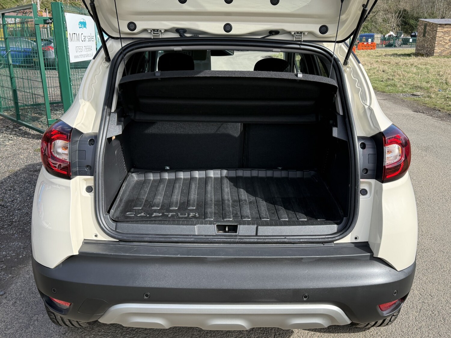 Used Renault Captur 2017 for sale - 78112142: Photo 42