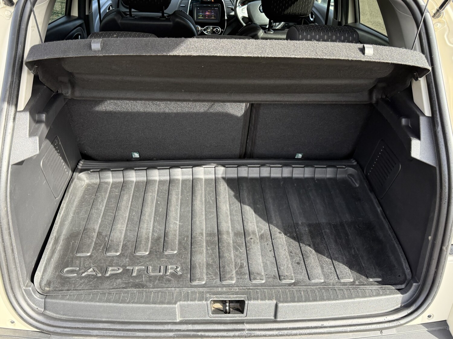 Used Renault Captur 2017 for sale - 78112142: Photo 44