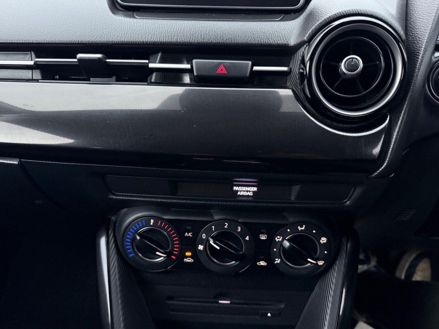 Used Mazda Mazda2 2015 for sale - 77628734: Photo 25