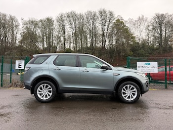 Used Land Rover Discovery Sport 2017 for sale - 76726172: Photo