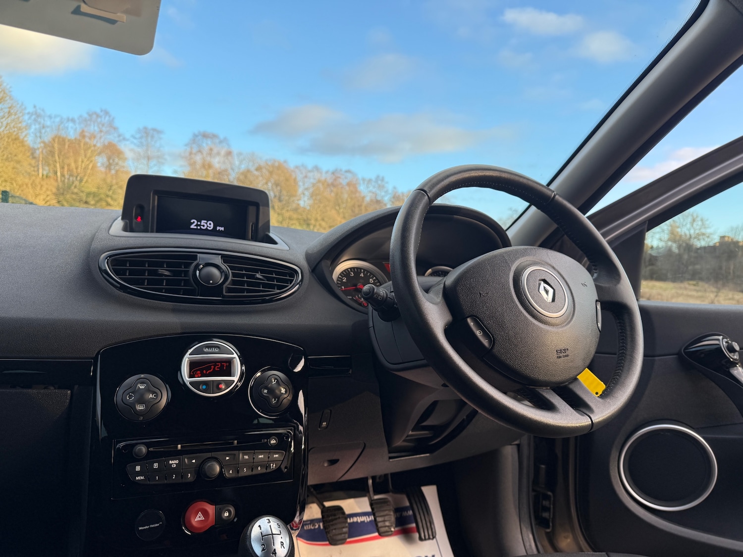 Used Renault Clio 2012 for sale - 77213869: Photo 16