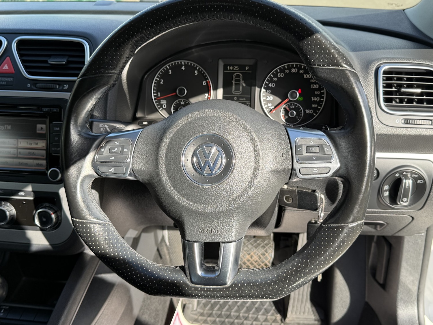 Used Volkswagen Scirocco 2010 for sale - 77981832: Photo 21