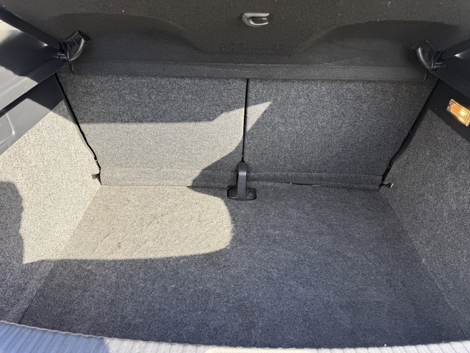 Used Volkswagen Scirocco 2010 for sale - 77981832: Photo 37