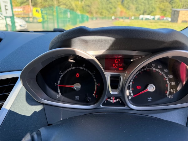 Used Ford Fiesta 2010 for sale - 75987083: Photo 12