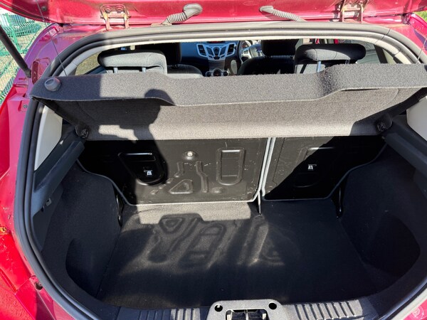 Used Ford Fiesta 2010 for sale - 75987083: Photo 16