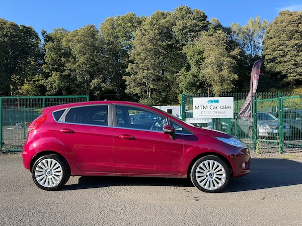 Used Ford Fiesta 2010 for sale - 75987083: Photo 4