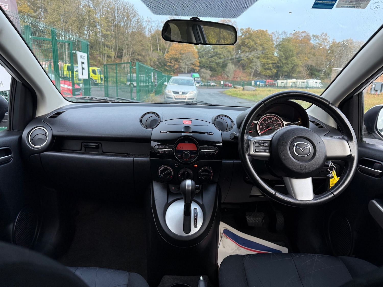 Used Mazda Mazda2 2011 for sale - 76445899: Photo 11