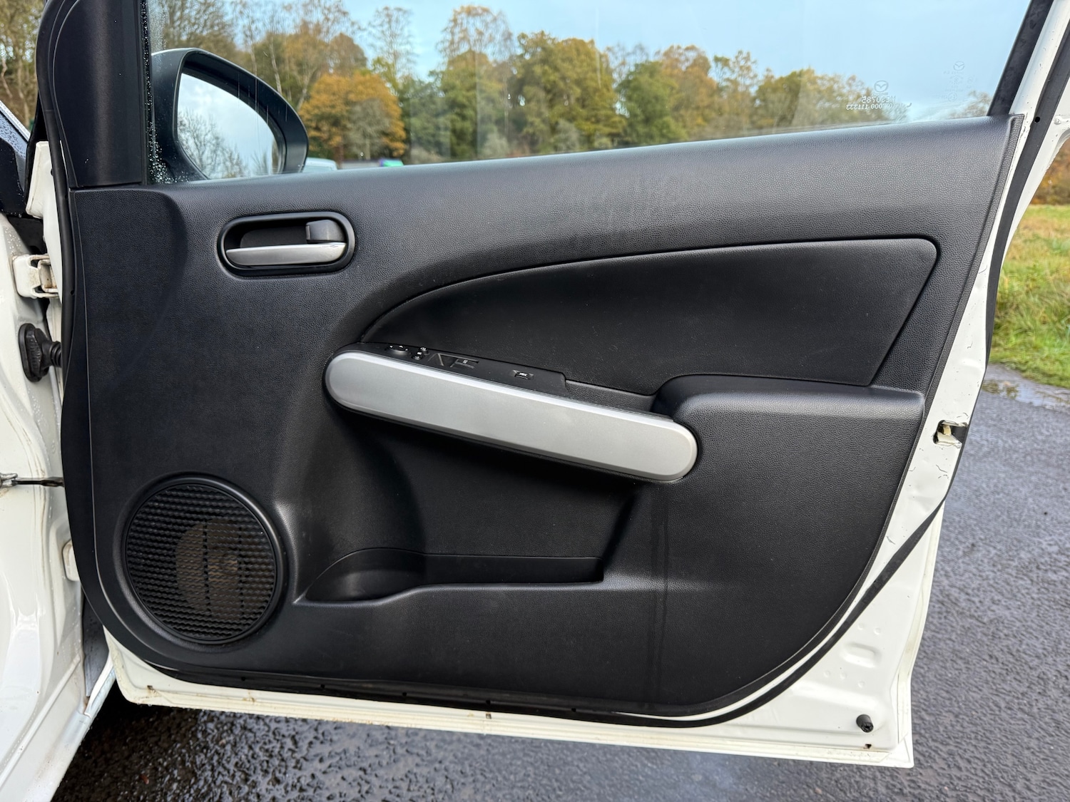 Used Mazda Mazda2 2011 for sale - 76445899: Photo 13