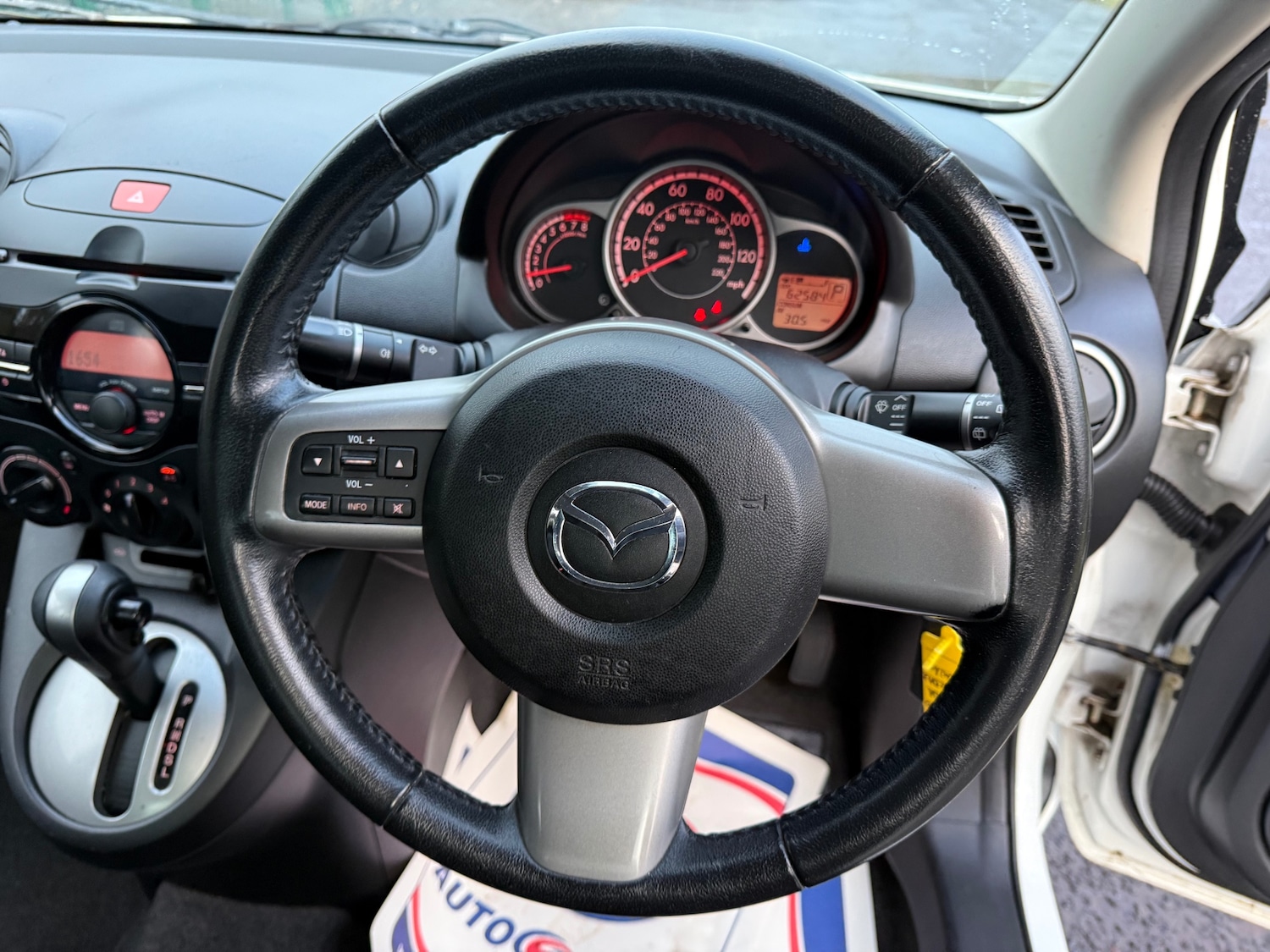 Used Mazda Mazda2 2011 for sale - 76445899: Photo 14