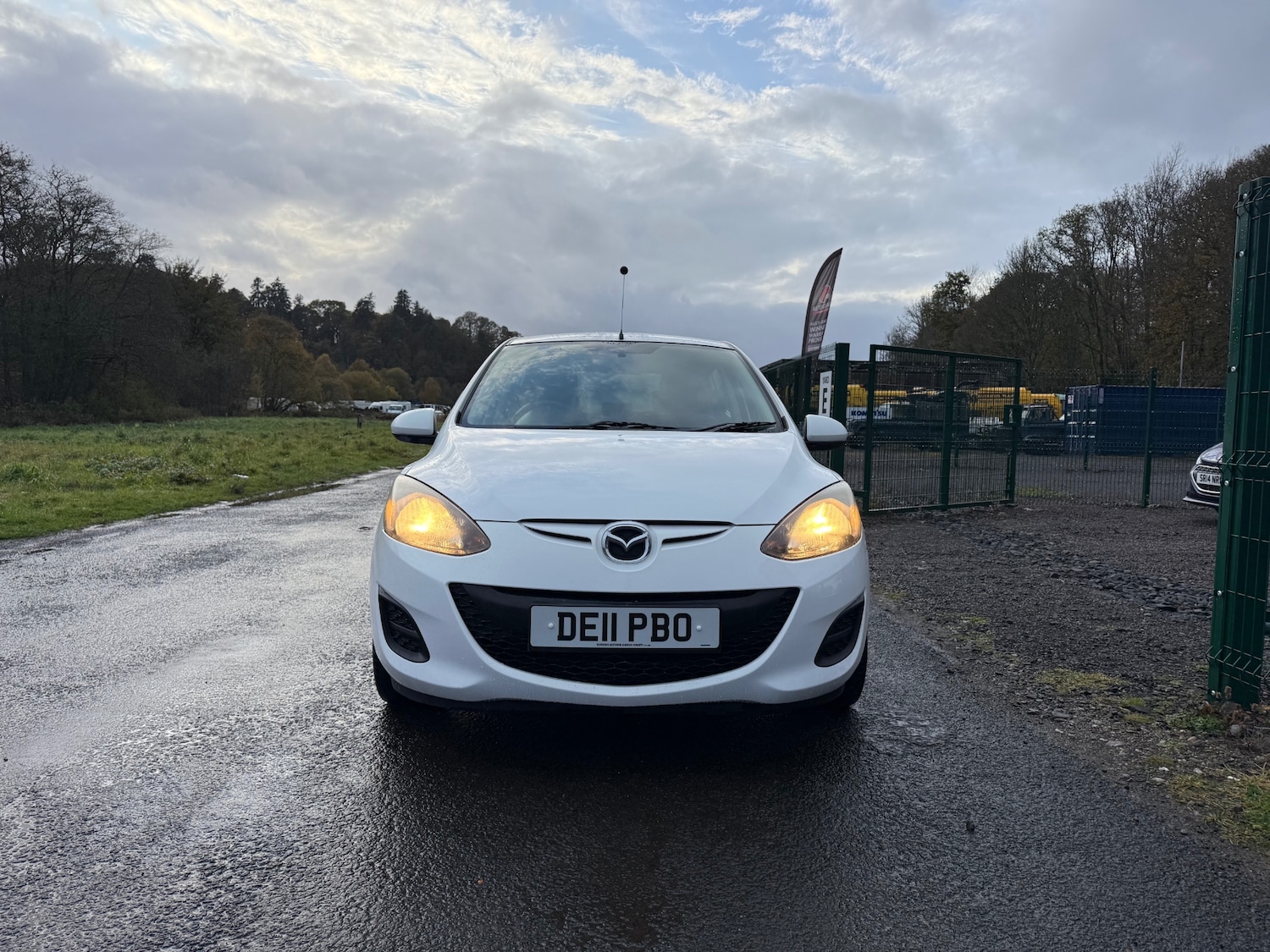 Used Mazda Mazda2 2011 for sale - 76445899: Photo 2