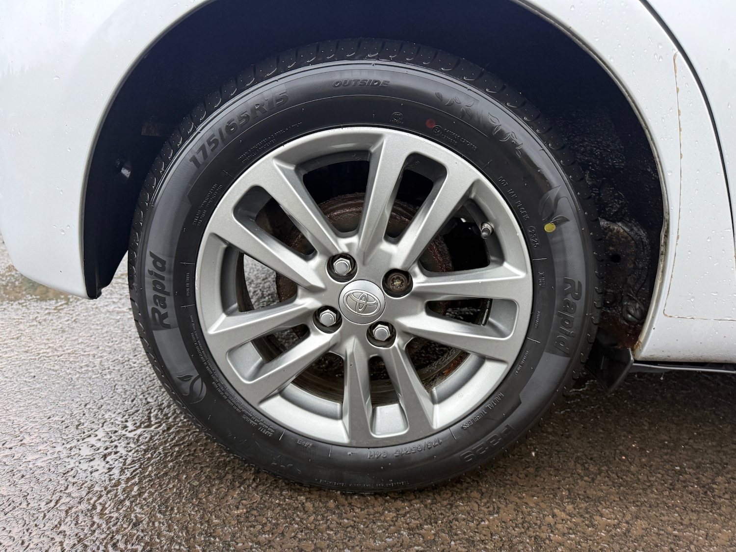 Used Toyota Yaris 2015 for sale - 77420606: Photo 12