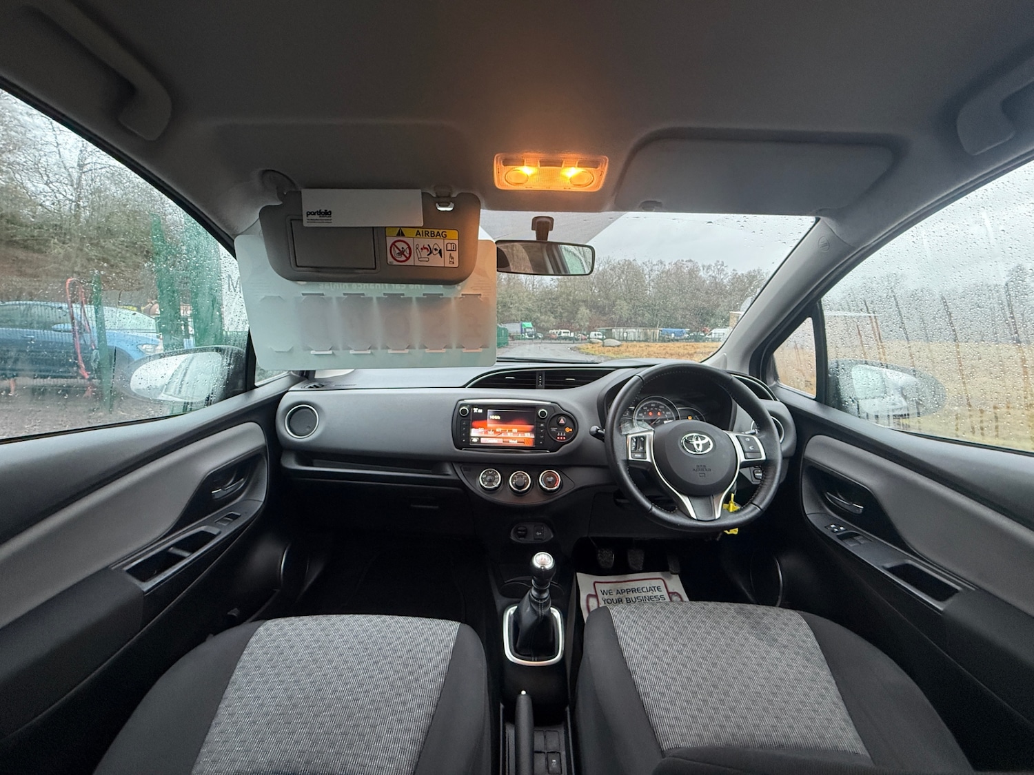 Used Toyota Yaris 2015 for sale - 77420606: Photo 15