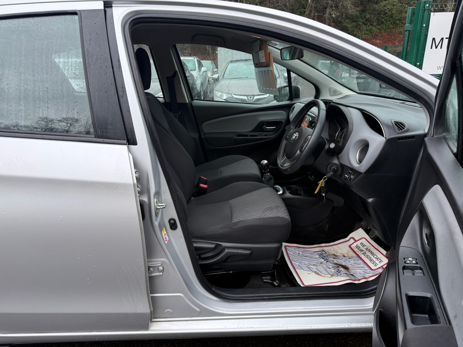 Used Toyota Yaris 2015 for sale - 77420606: Photo 17