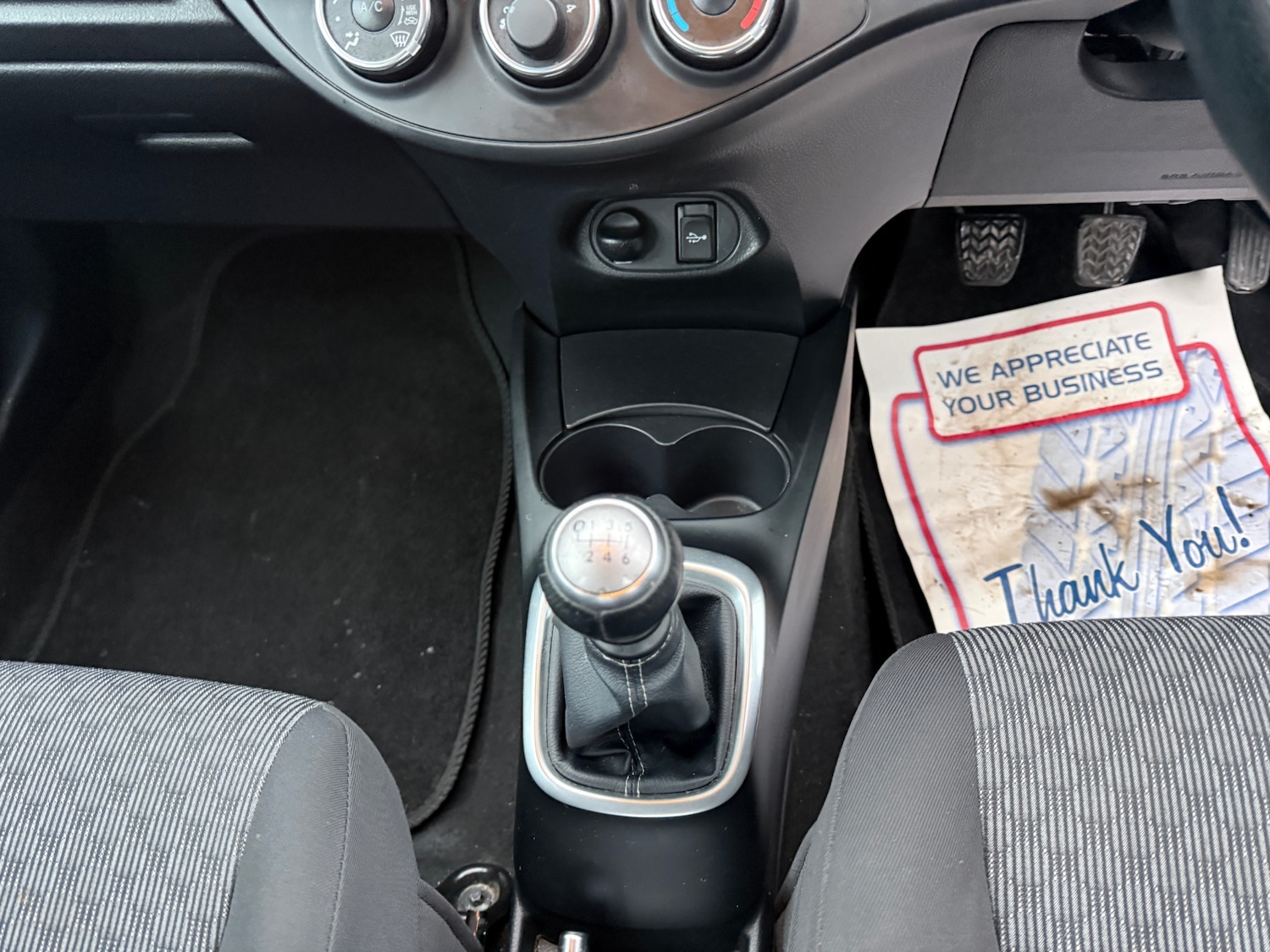 Used Toyota Yaris 2015 for sale - 77420606: Photo 27