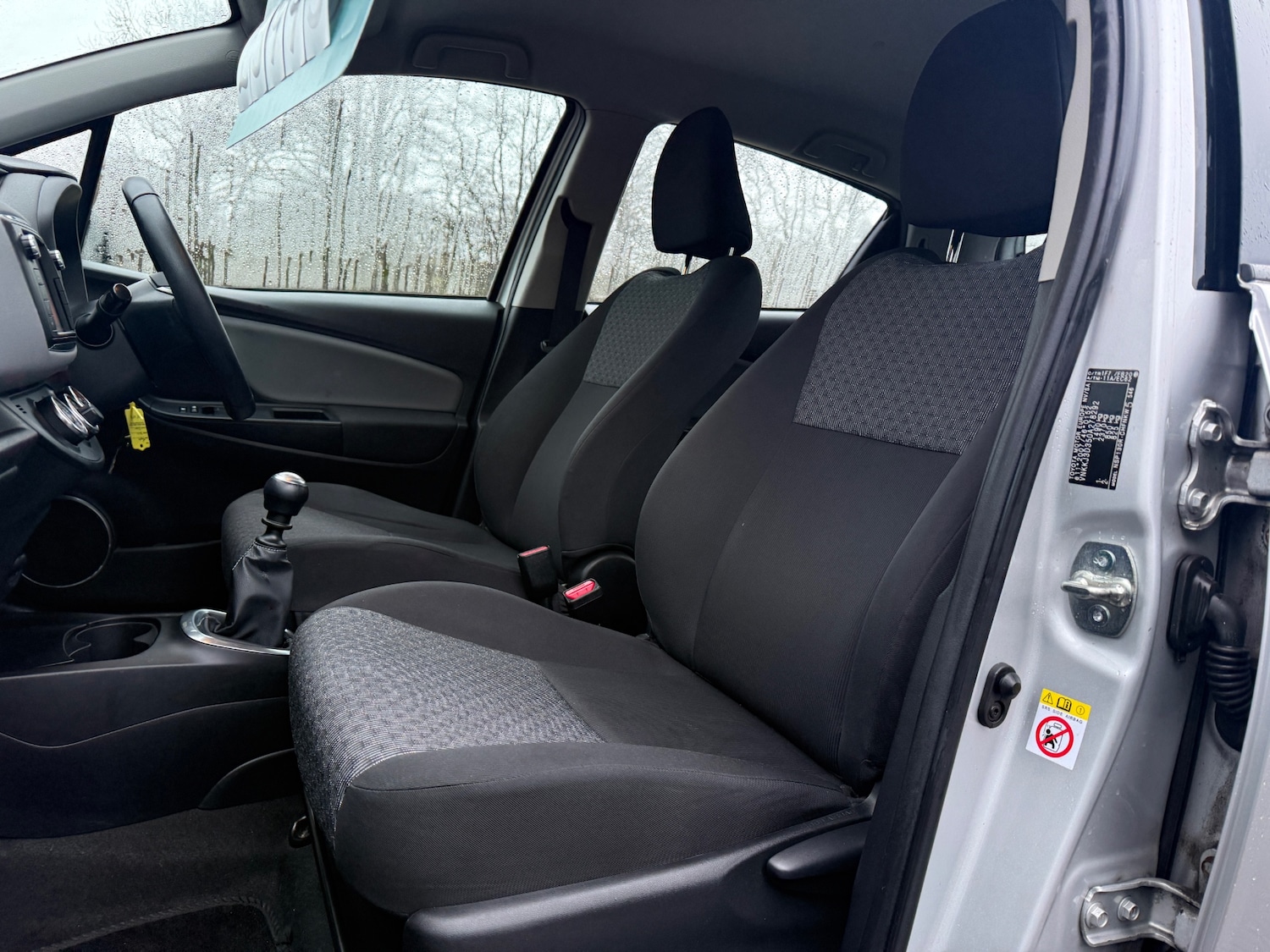 Used Toyota Yaris 2015 for sale - 77420606: Photo 30