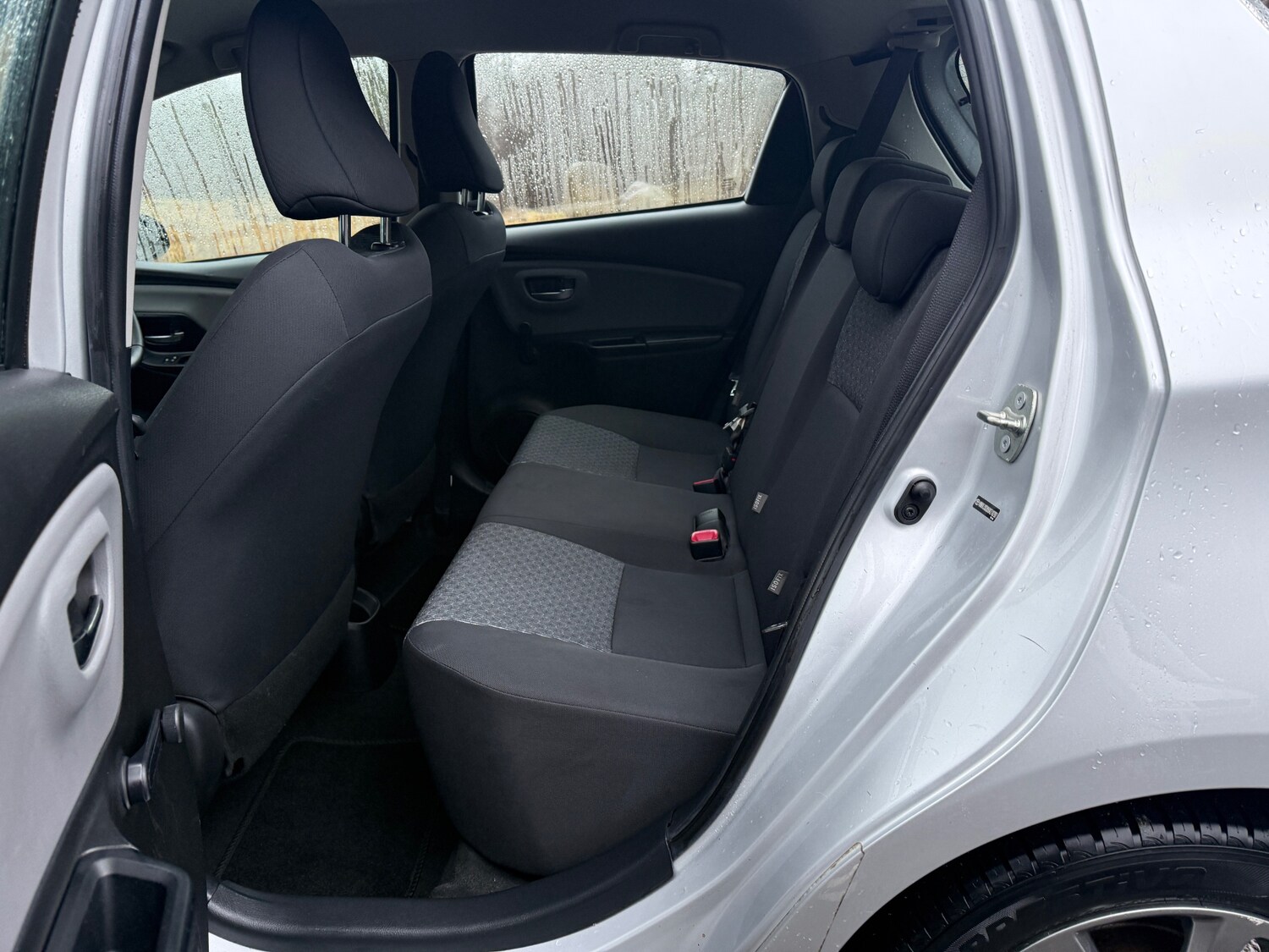 Used Toyota Yaris 2015 for sale - 77420606: Photo 32