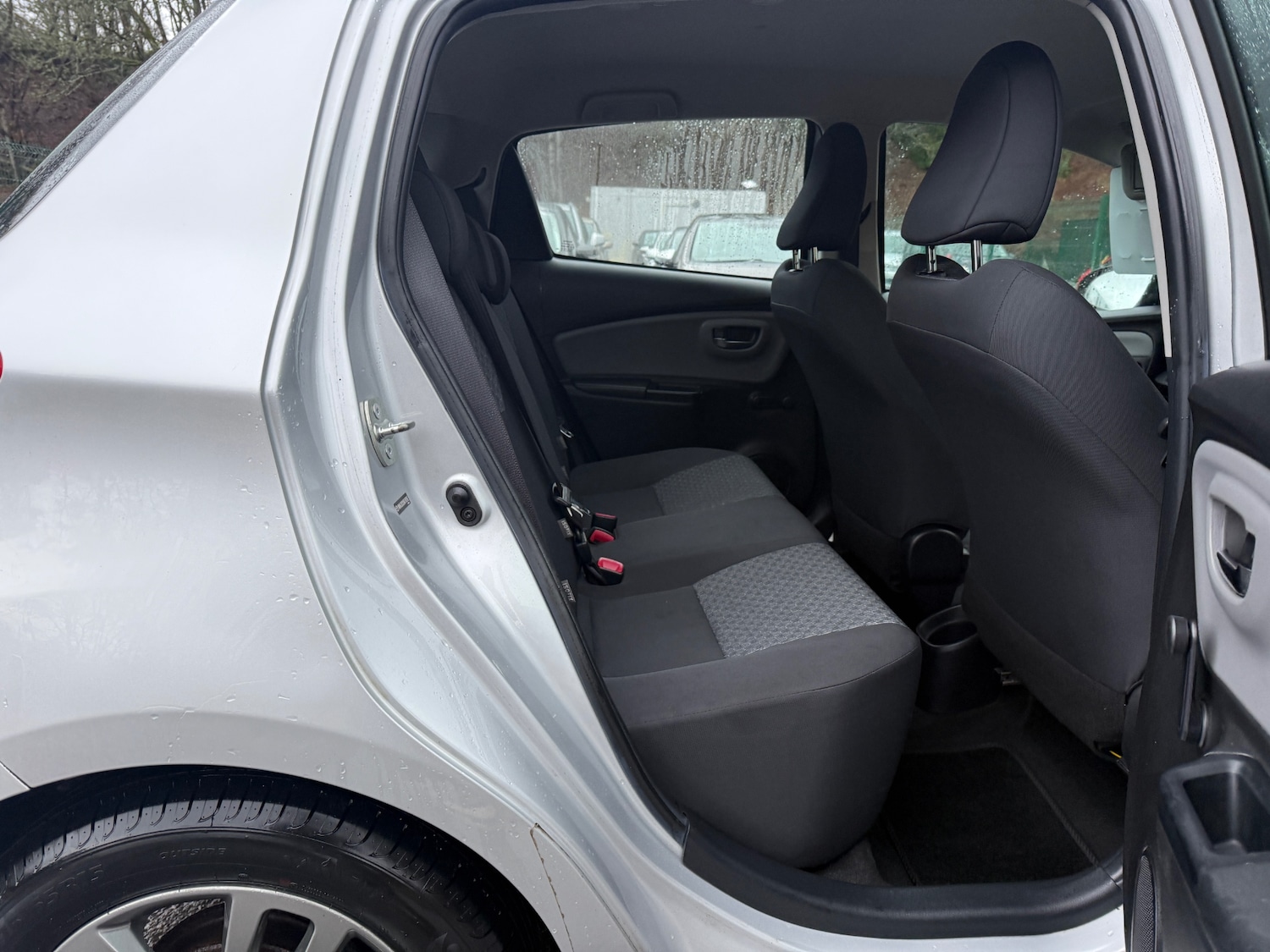 Used Toyota Yaris 2015 for sale - 77420606: Photo 35