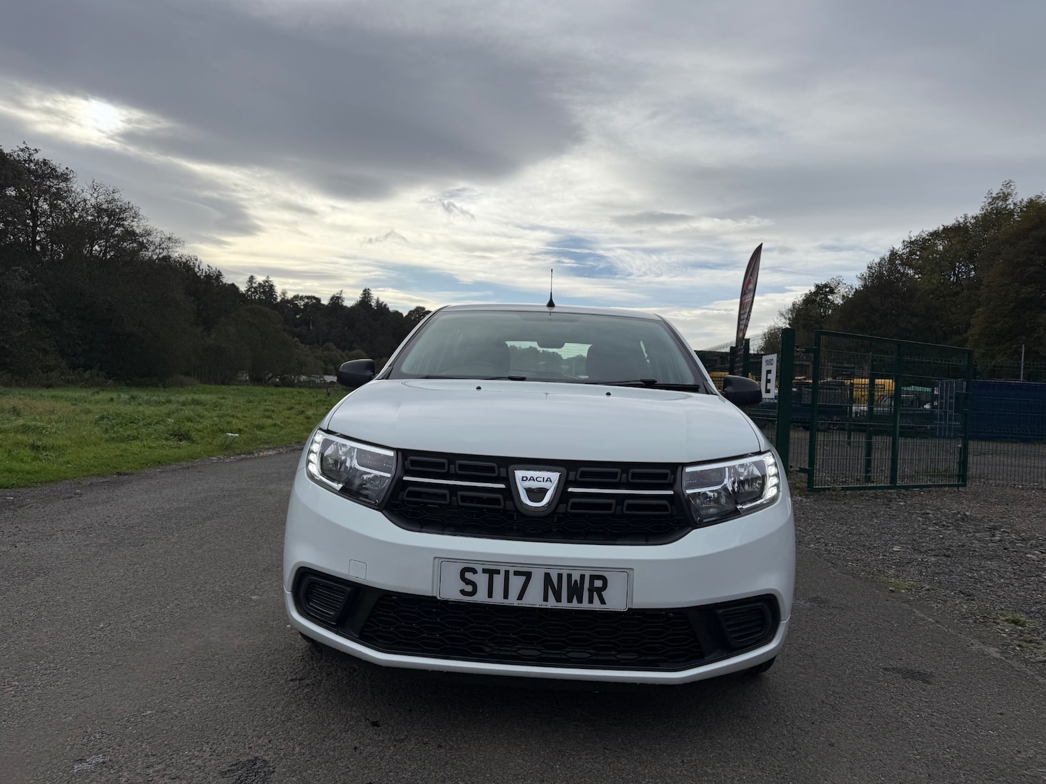 Used Dacia Sandero 2017 for sale - 76174141: Photo 2