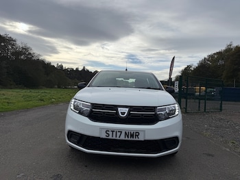 Used Dacia Sandero 2017 for sale - 76174141: Photo