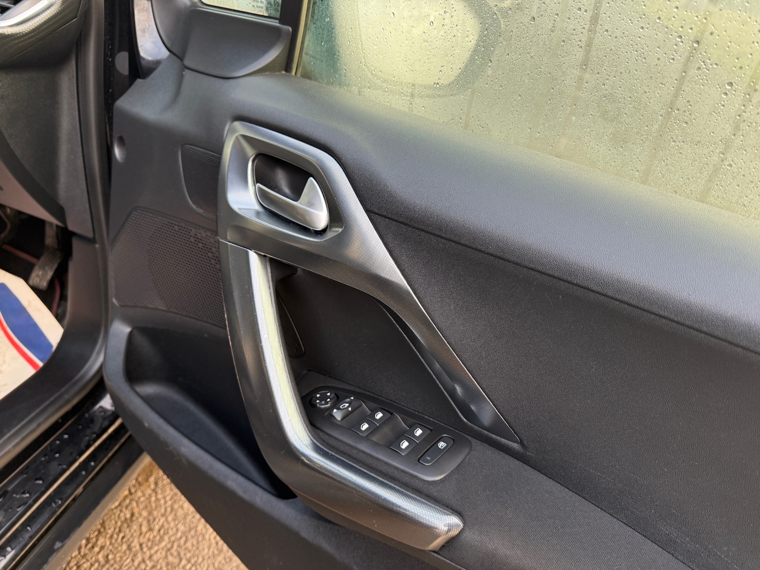 Used Peugeot 2008 2017 for sale - 76850559: Photo 17