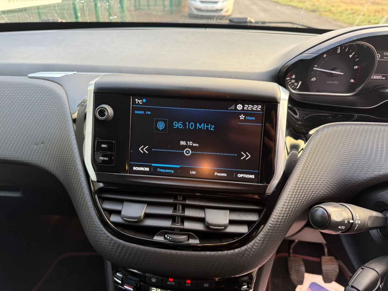 Used Peugeot 2008 2017 for sale - 76850559: Photo 21