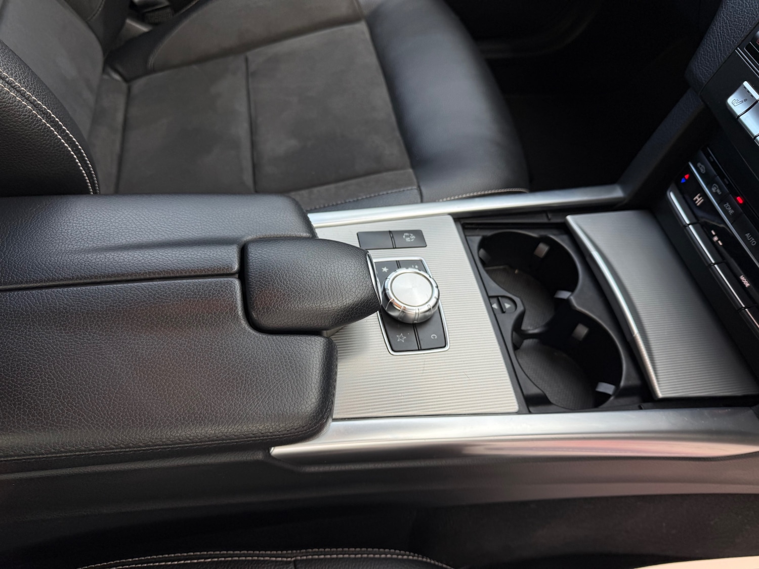 Used Mercedes-Benz E Class 2014 for sale - 76853410: Photo 21